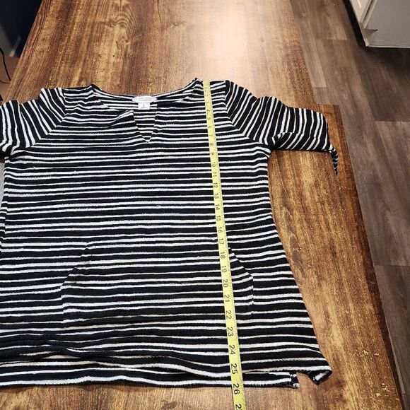Liz Claiborne Horizontal stripe top - Picture 6 of 7
